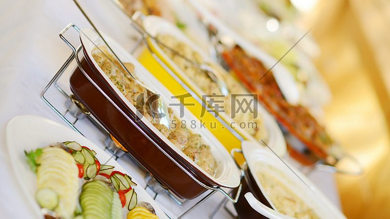 餐饮供应链系统的隐秘分化：谁在定义后厨的数字化边界