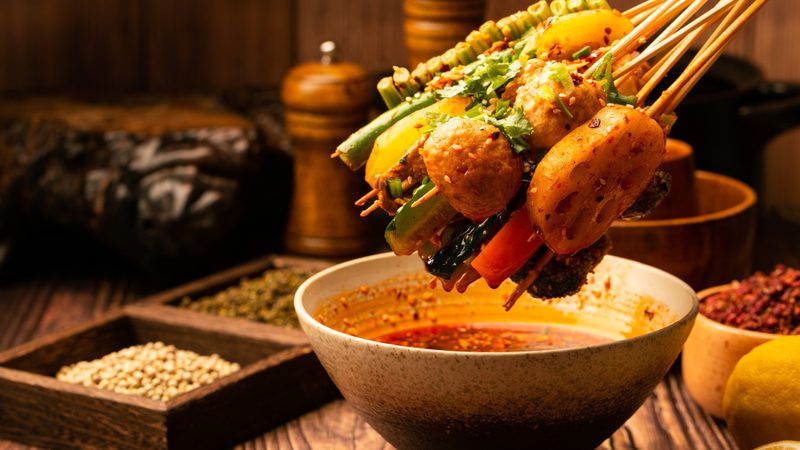 团餐食材配送：代理与自营的差异化解析